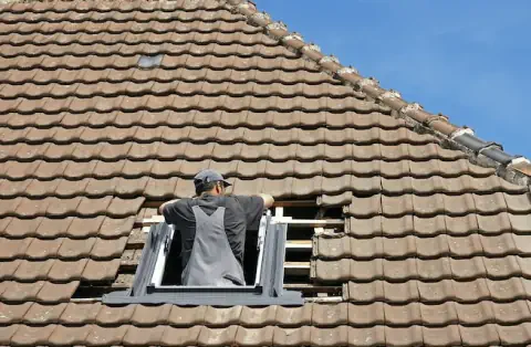 Pose de velux - Nanteuil en Vallée